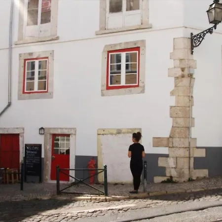Way To Castle - Alfama * Lissabon